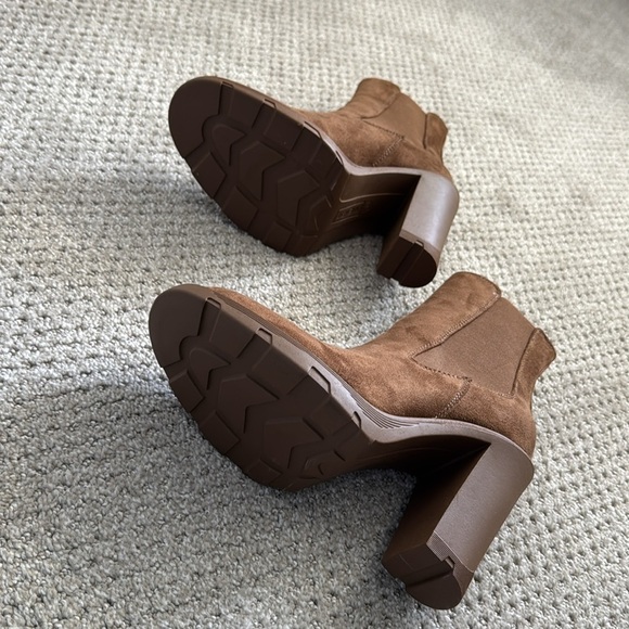 Nine West - Heeled Chelsea Boot—NWOB - Picture 8 of 8